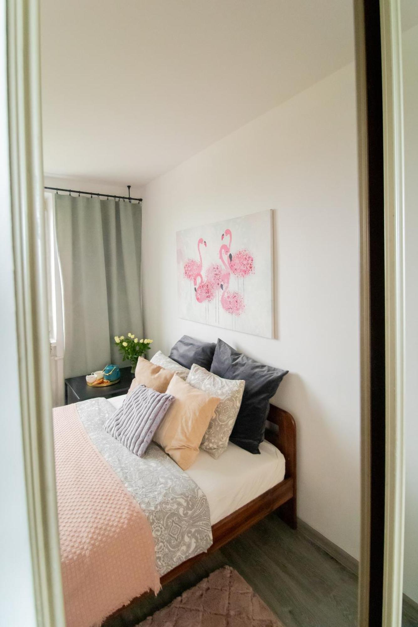 Piotrapartments - Daleka Cozy Train&airport Apartament