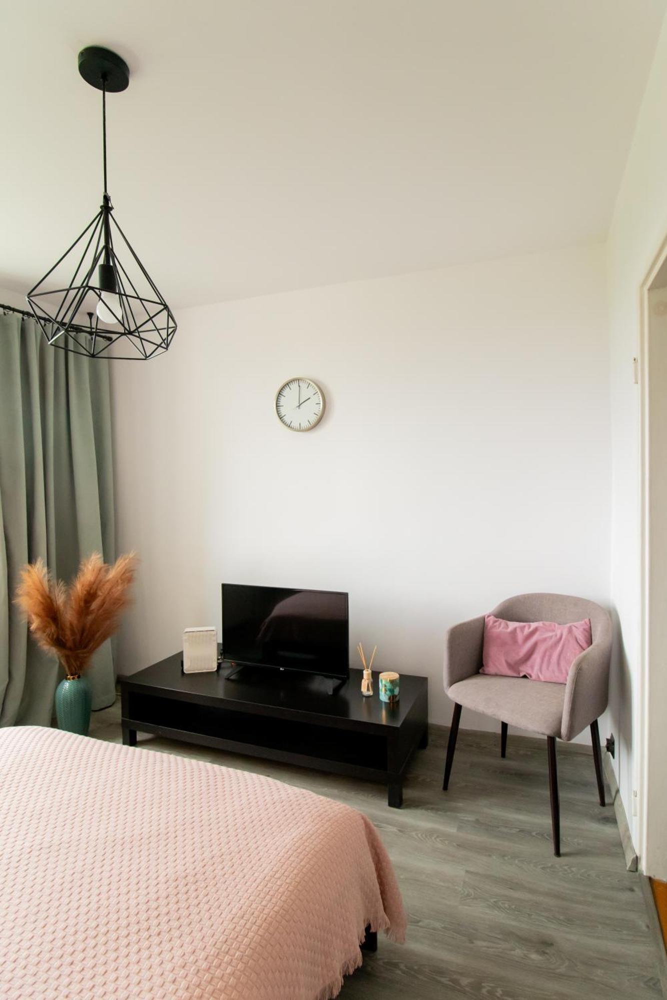 Apartament Piotrapartments - Daleka Cozy Train&airport Warszawa