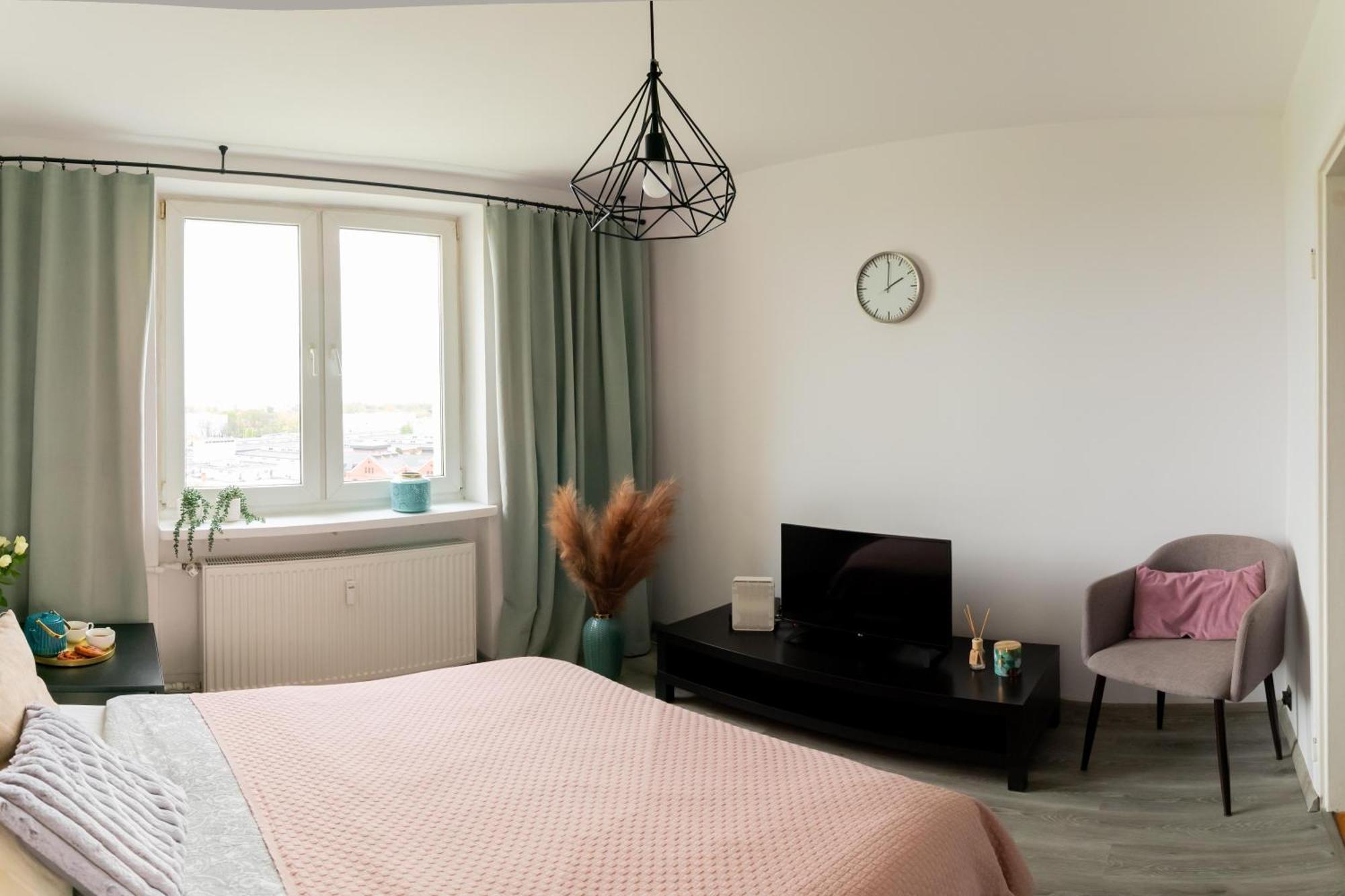 Apartament Piotrapartments - Daleka Cozy Train&airport Warszawa