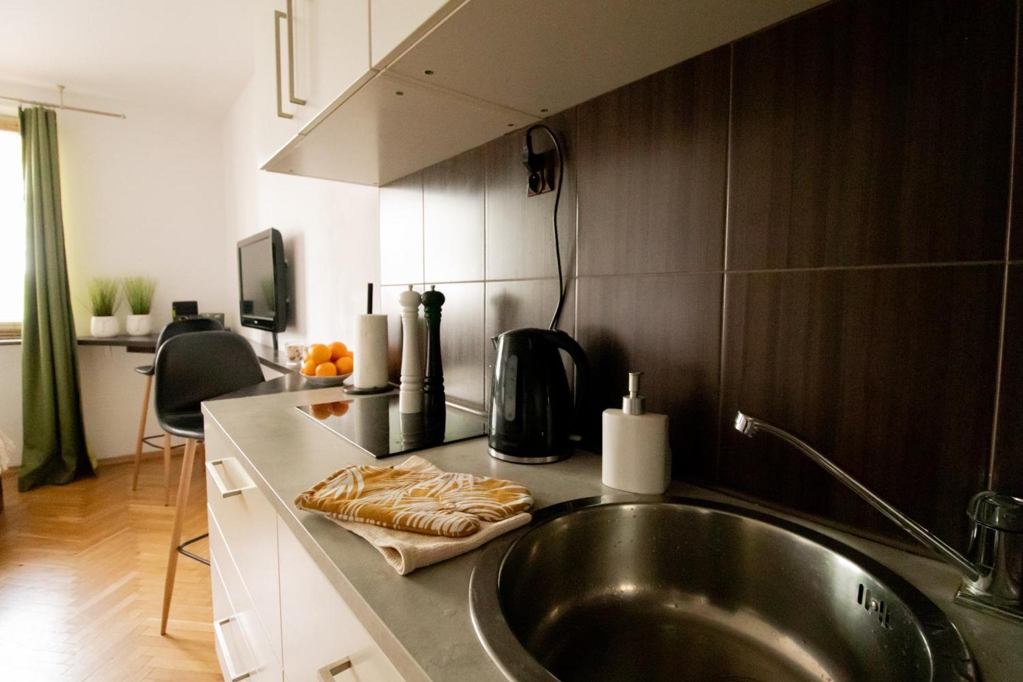 Piotrapartments - Daleka Cozy Train&airport Apartament *
